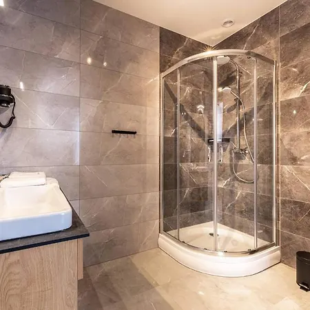 Rena ゲストハウス 3*